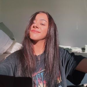 Meet your Posher, Talia